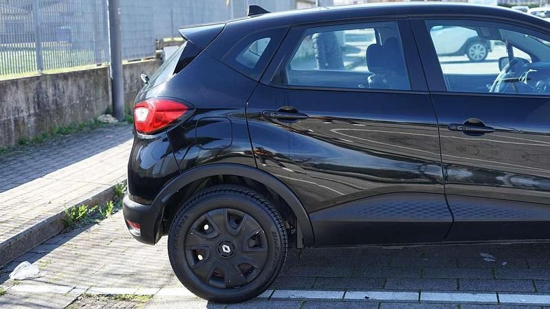 Usata Renault Captur Life 90 CV (66 kW) 2016 Nero SUV