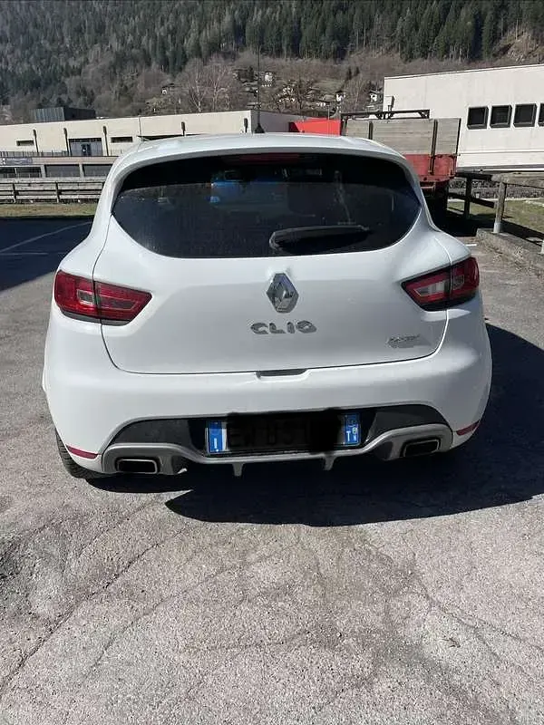 Usata Renault Clio IV R.S. 200 CV (147 kW) 2014 Berlina