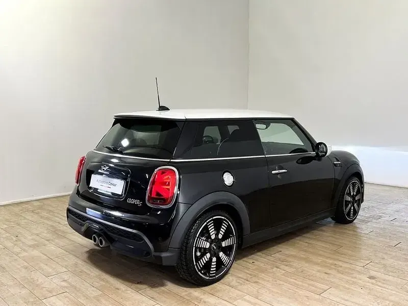 Usata Mini Cooper S Classic 178 CV (130 kW) 2022 Nero Utilitaria