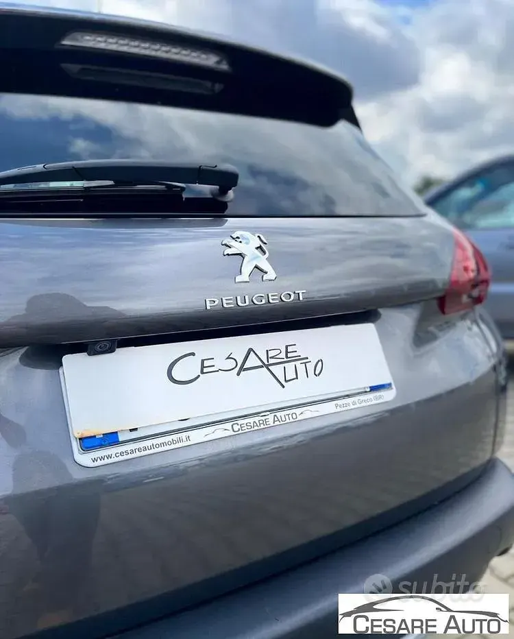 Usata Peugeot 2008 GT-line 120 CV (88 kW) 2018 Grigio SUV