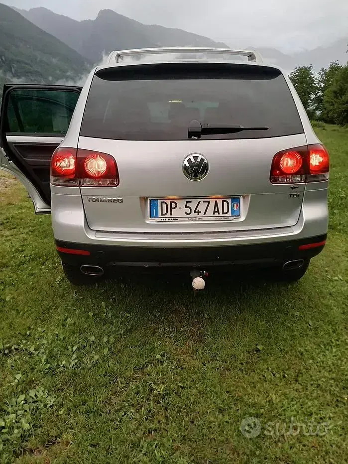 Usata VW Touareg 240 CV (176 kW) 2008 Grigio SUV