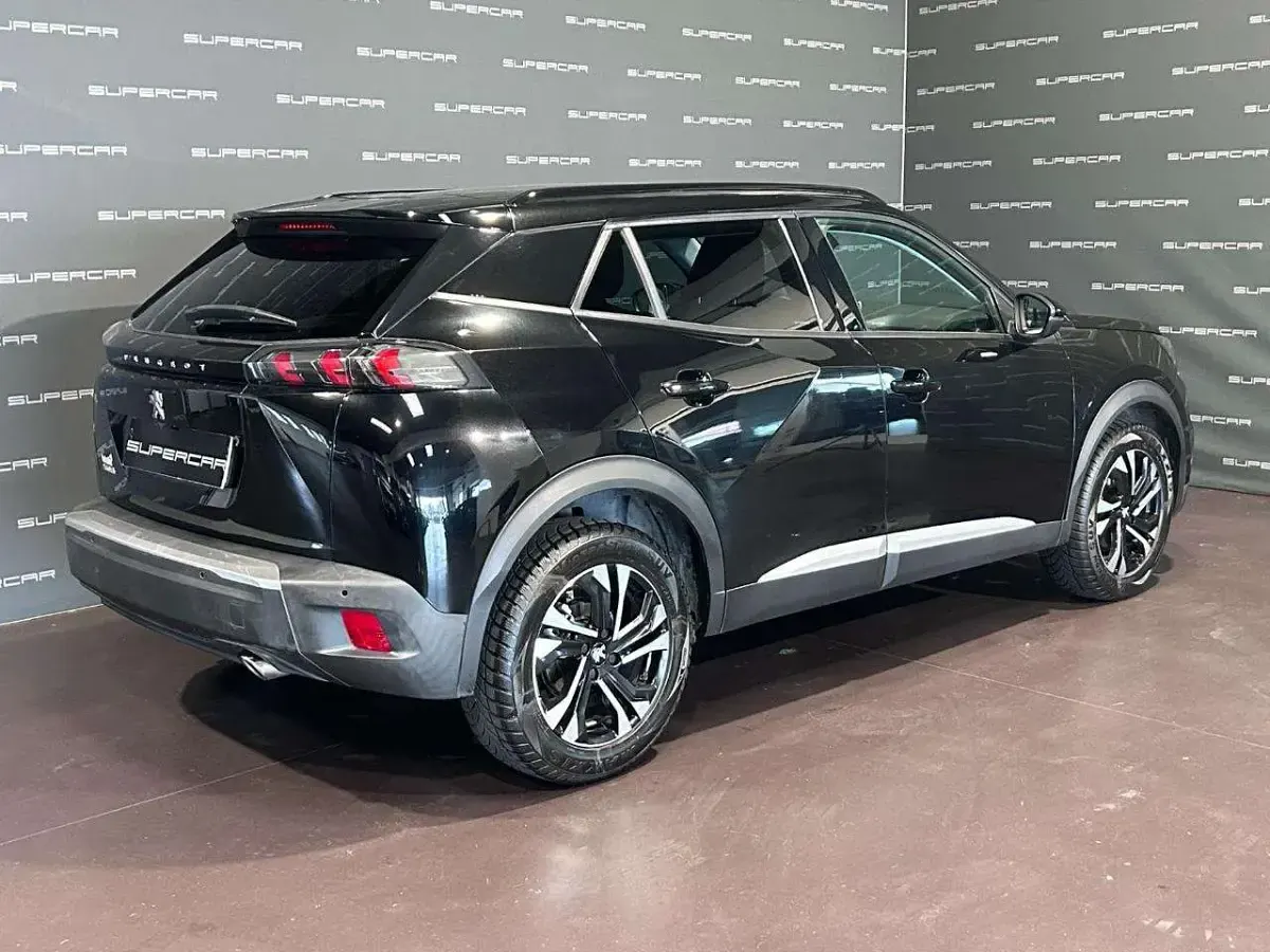 Usata Peugeot 2008 Allure 110 CV (80 kW) 2021 Nero SUV