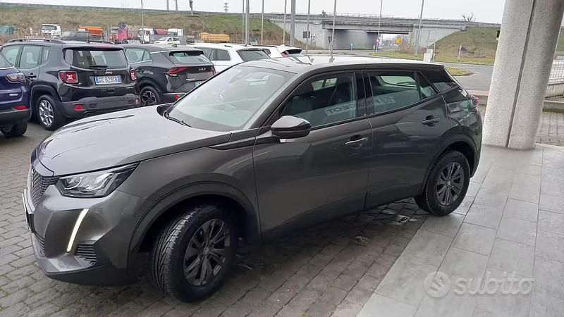 Usata Peugeot 2008 Active 131 CV (96 kW) 2021 Grigio SUV