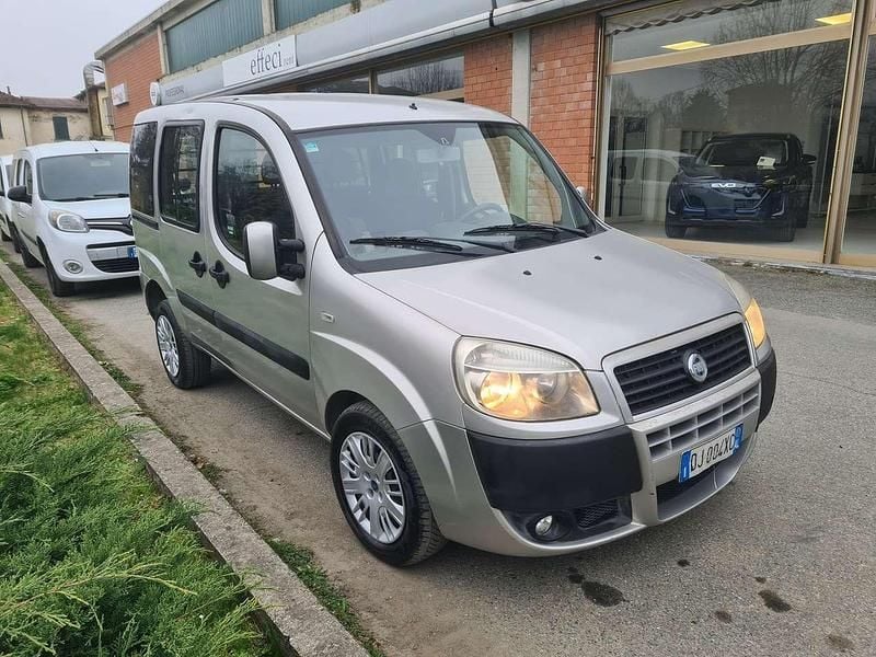 Usata Fiat Doblò 120 CV (88 kW) 2007 Argento Monovolume