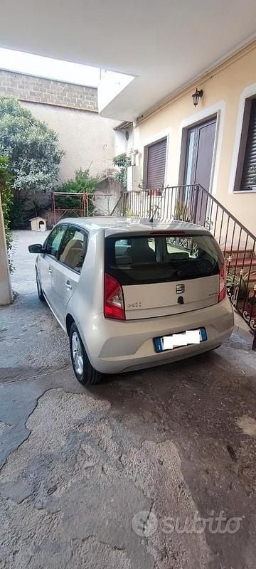 Usado Seat Mii 68 CV (50 kW) 2015 Gris Utilitario