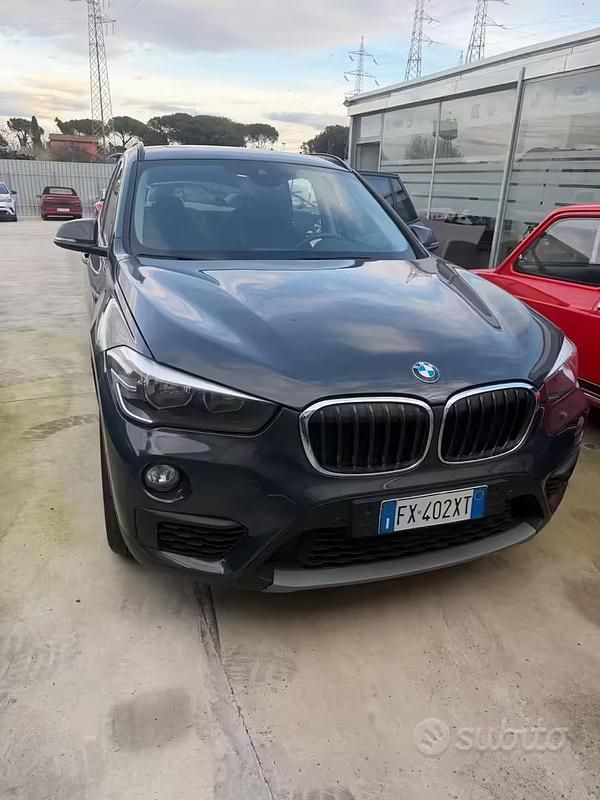 Käytetty BMW X1 Comfort Edition 140 HP (102 kW) 2019 Harmaa Katumaasturi
