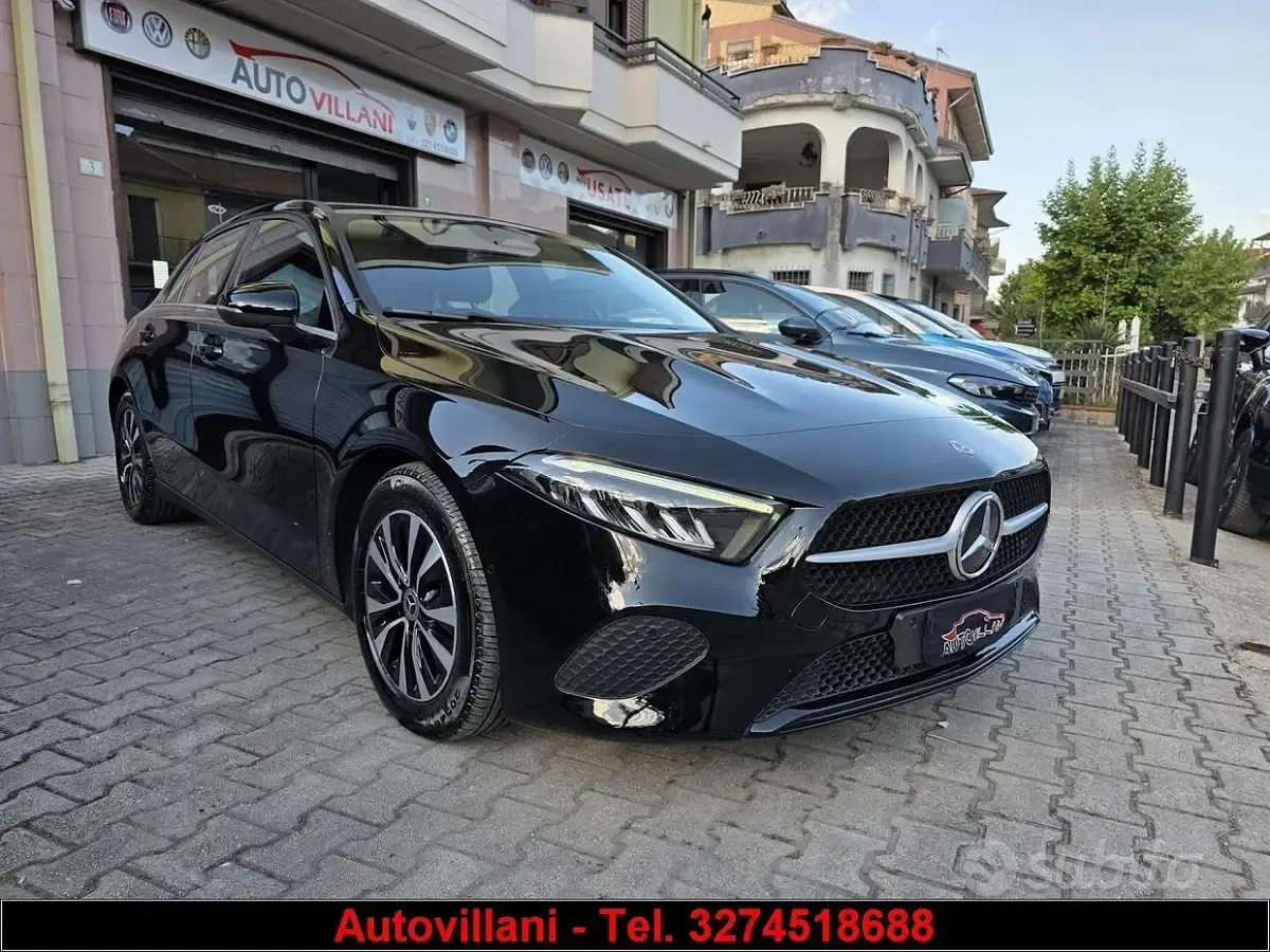 Usata Mercedes A180 Advanced 116 CV (85 kW) 2023 Nero Berlina