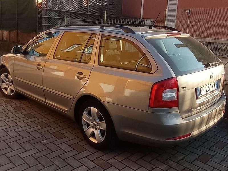 Usata 2011 Skoda Octavia GreenLine Station wagon | 4000 € (Buon prezzo) - Immagine 1/4