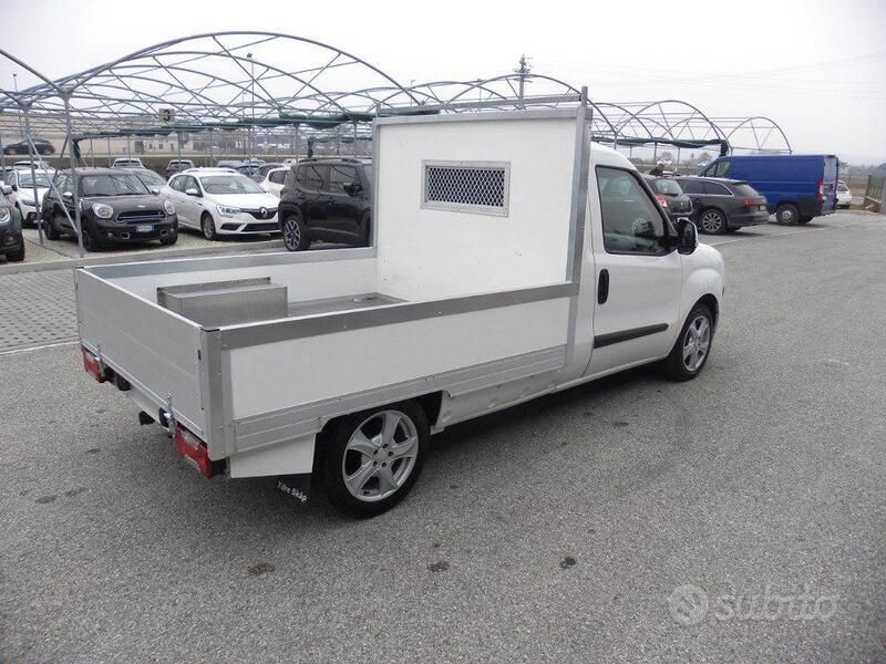 Usata Fiat Doblò 90 CV (66 kW) 2014 Bianco Monovolume