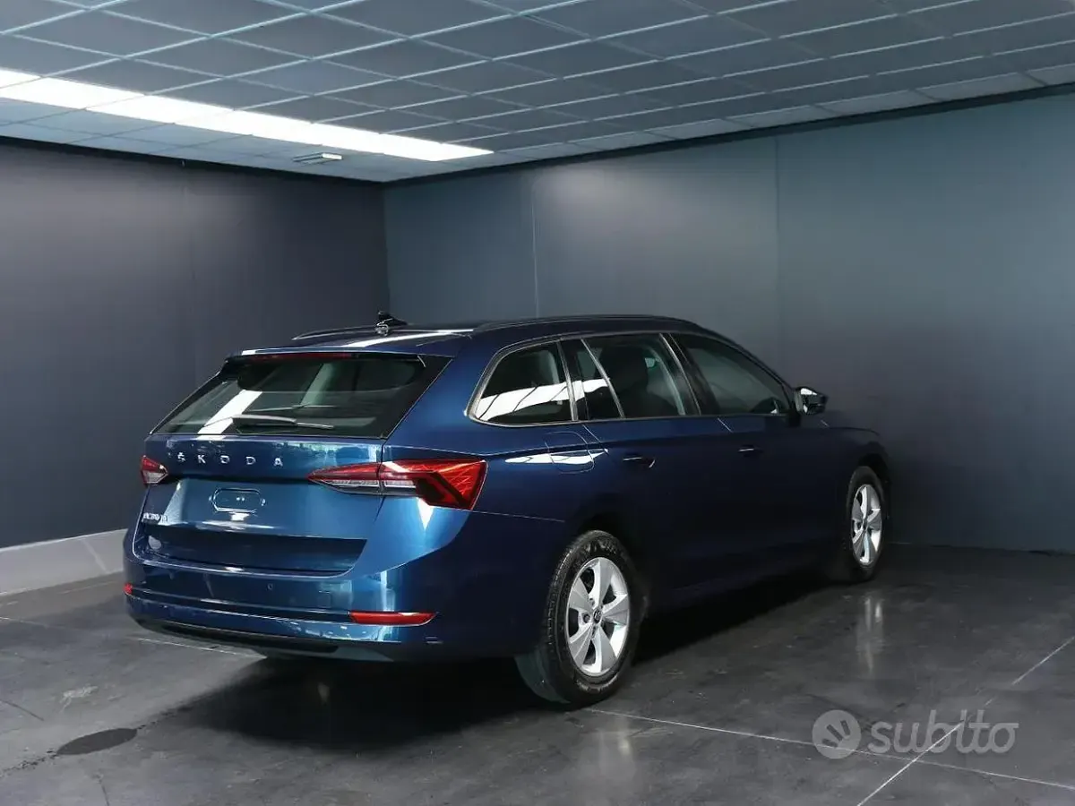 Usata Skoda Octavia Executive 116 CV (85 kW) 2023 Blu Station wagon