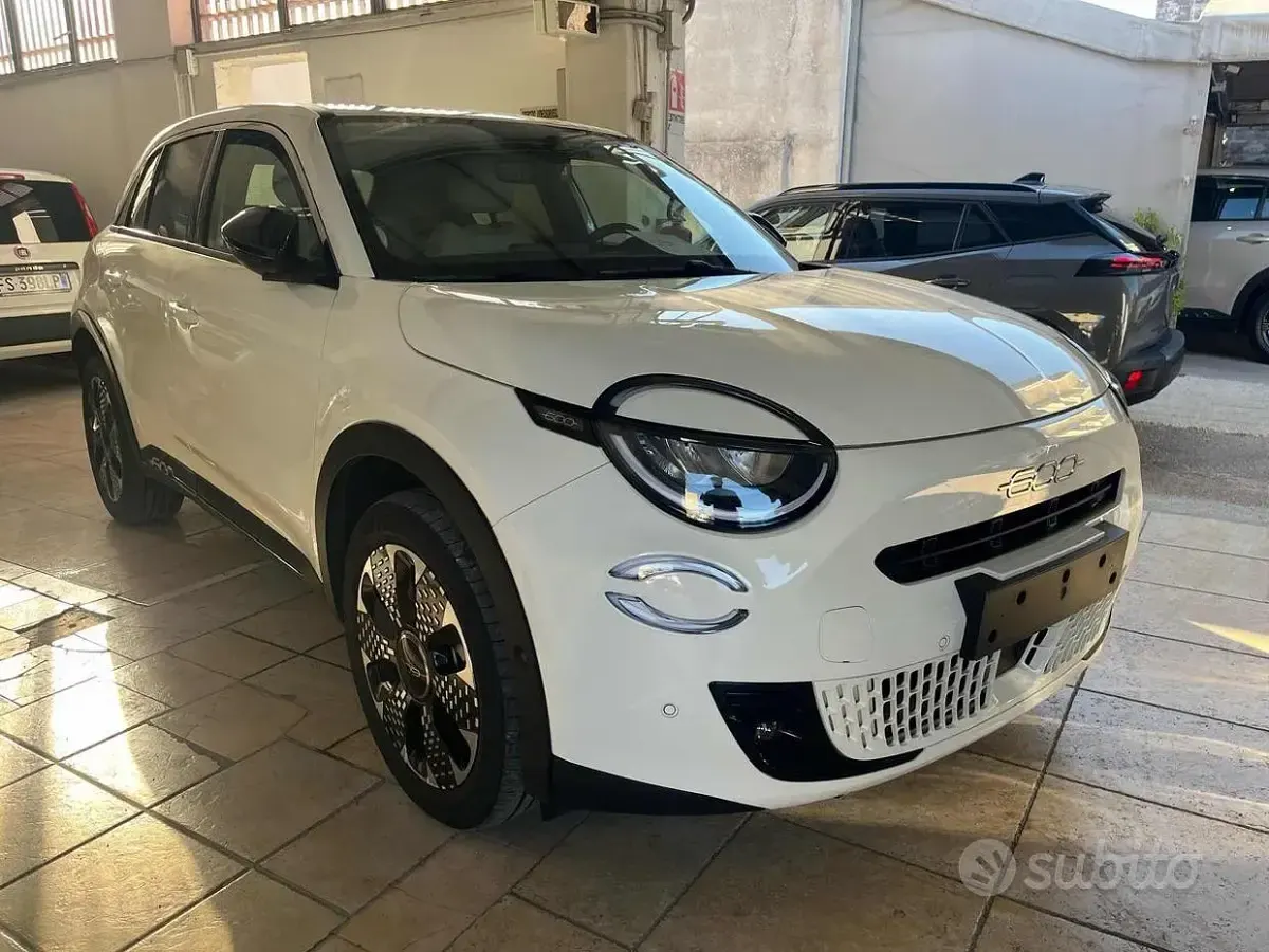 Usata Fiat 600 La Prima 101 CV (74 kW) 2025 Vari colori SUV