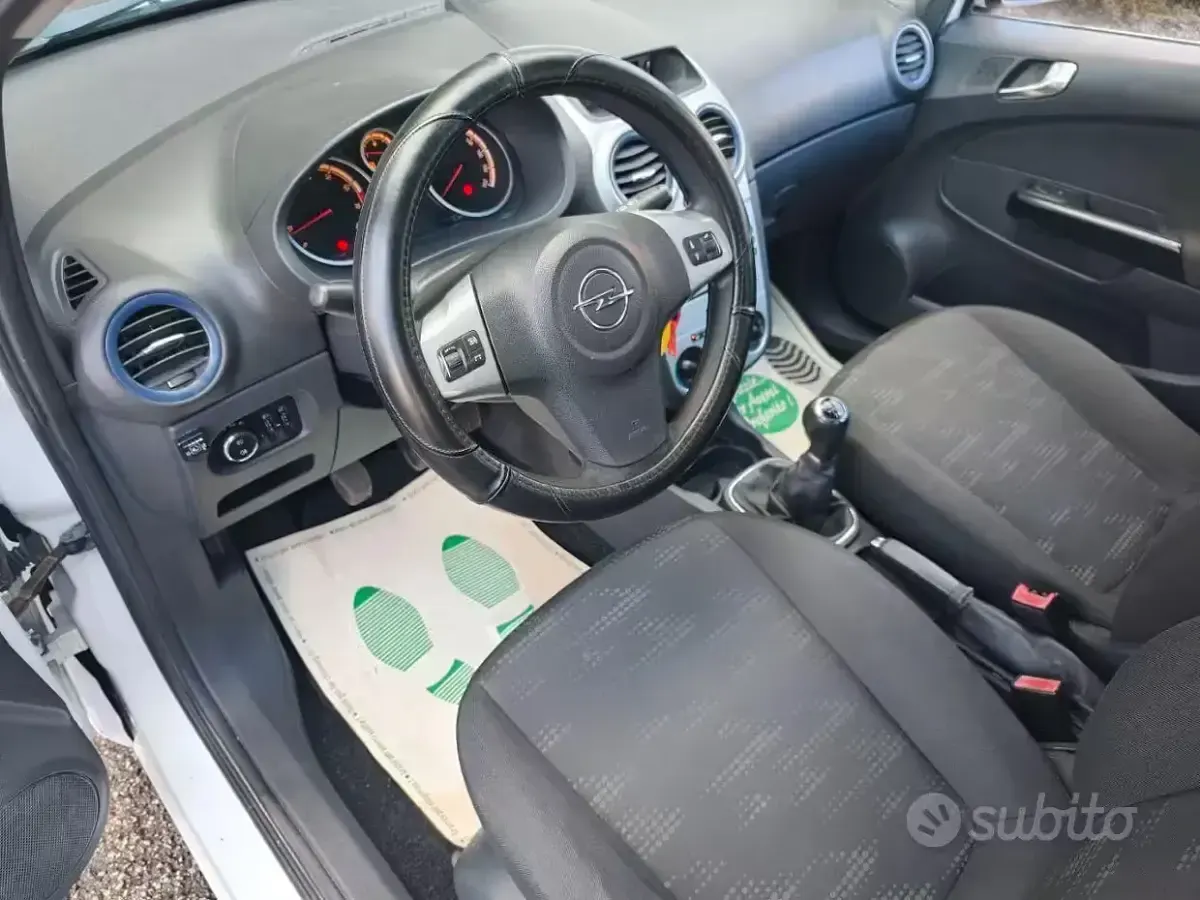 Usata Opel Corsa 85 CV (62 kW) 2011 Bianco Utilitaria