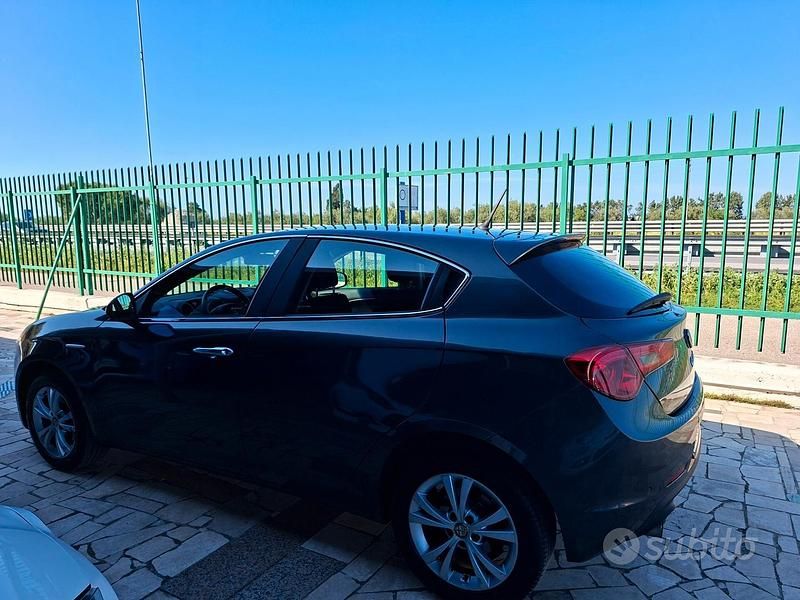 Usata Alfa Romeo Giulietta Progression 105 CV (77 kW) 2012 Grigio Utilitaria