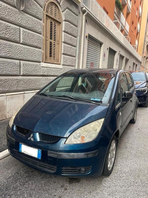 Blu Usata 2005 Mitsubishi Colt Berlina | 1900 € (Super prezzo) - Immagine 1/4