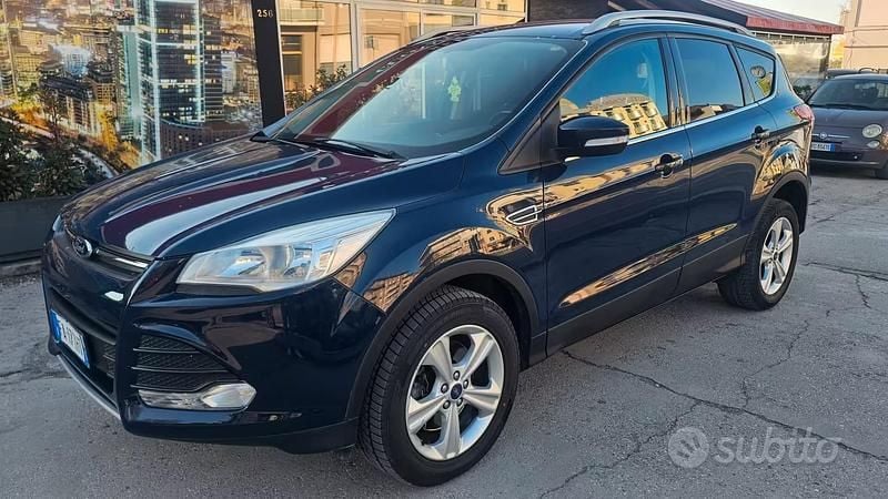 Usata Ford Kuga Titanium 120 CV (88 kW) 2015 Blu SUV