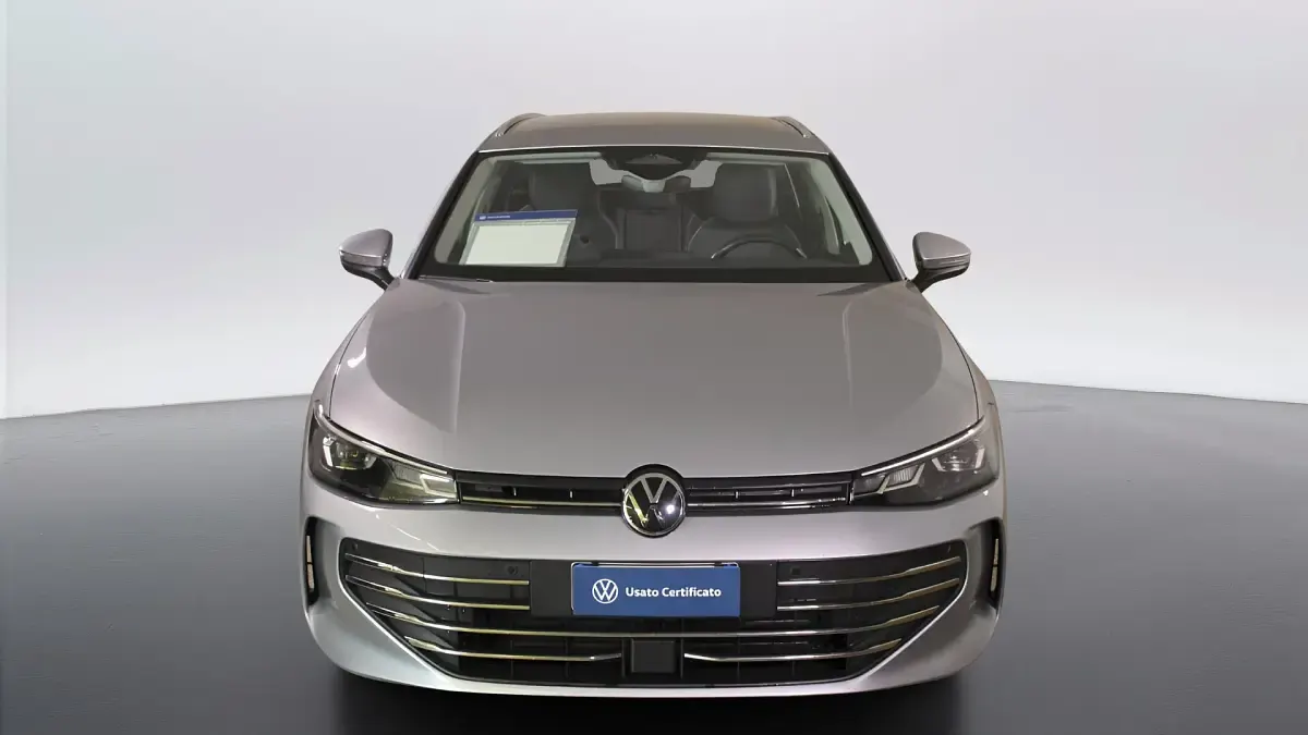 Usata VW Passat Business 150 CV (110 kW) 2024 5v grigio manganese metallizzato Station wagon