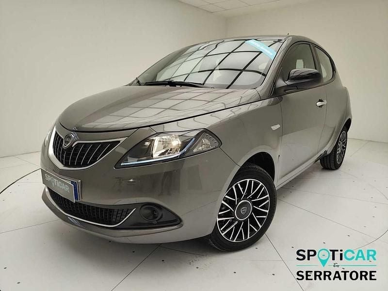 Usata Lancia Ypsilon S 70 CV (51 kW) 2024 Grigio Utilitaria