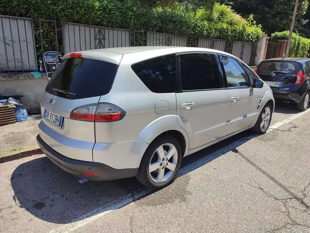 Usata Ford S-MAX Titanium 145 CV (106 kW) 2008 Argento Monovolume