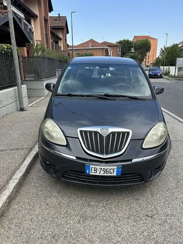 Usata Lancia Musa 95 CV (69 kW) 2010 Bluazzurro Monovolume