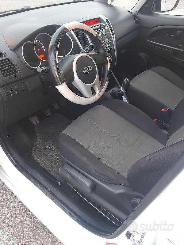 Usata Kia Venga 2011 Bianco Utilitaria