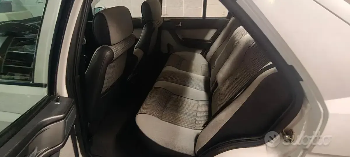 Usata Alfa Romeo 155 126 CV (92 kW) 1992 Bianco Berlina