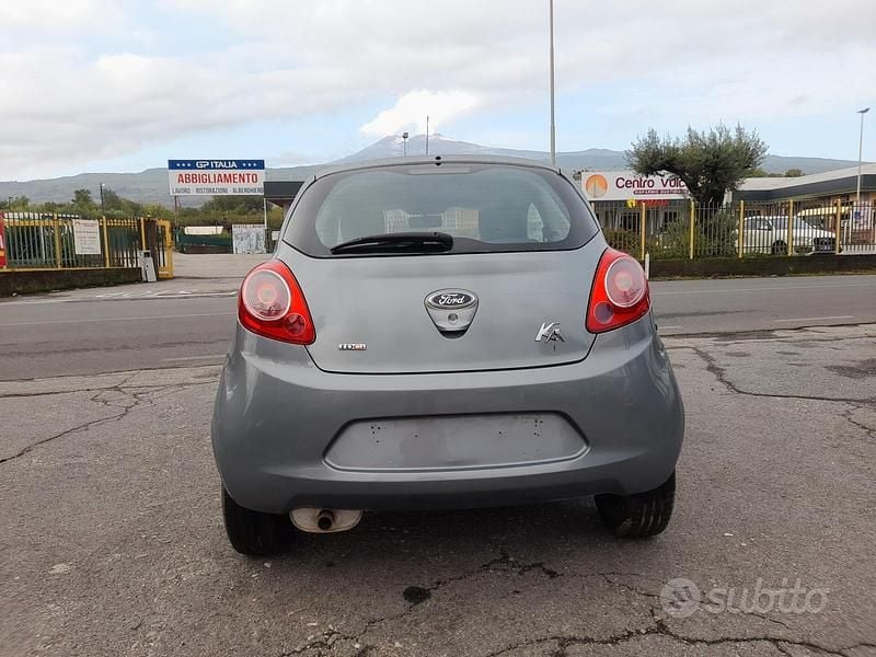 Usata Ford Ka 75 CV (55 kW) 2011 Grigio Utilitaria