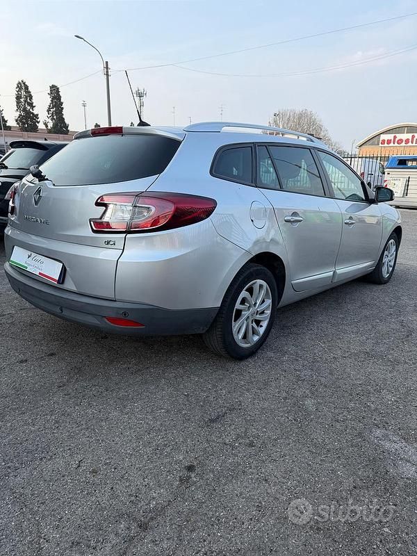 Usata Renault Mégane GrandTour 110 CV (80 kW) 2015 Grigio Station wagon