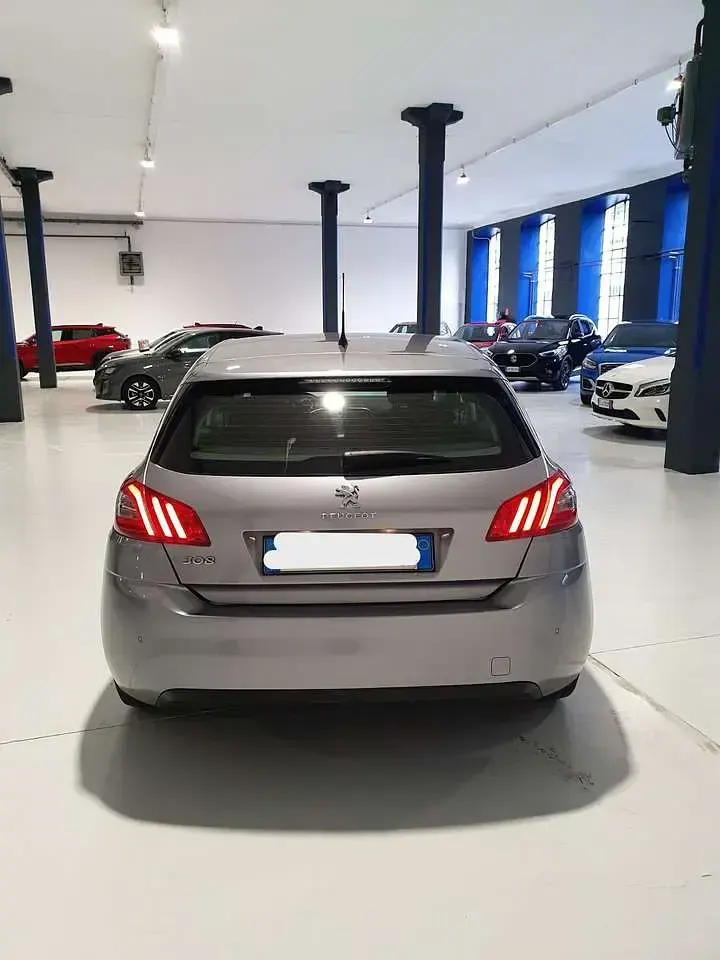 Usata Peugeot 308 Business-Line 114 CV (83 kW) 2013 Argento Berlina