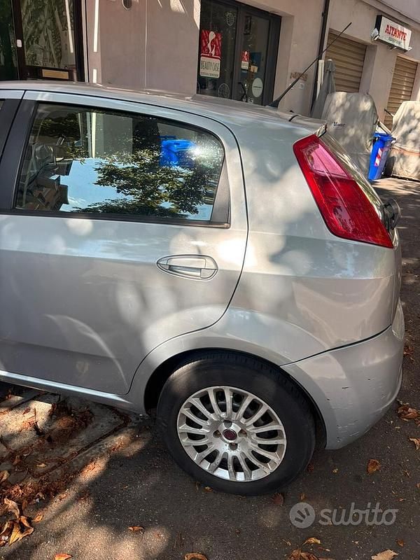 Usata Fiat Punto 77 CV (56 kW) 2009 Grigio Utilitaria