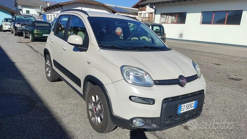 Usata Fiat Panda 4x4 85 CV (62 kW) 2015 Beige Utilitaria