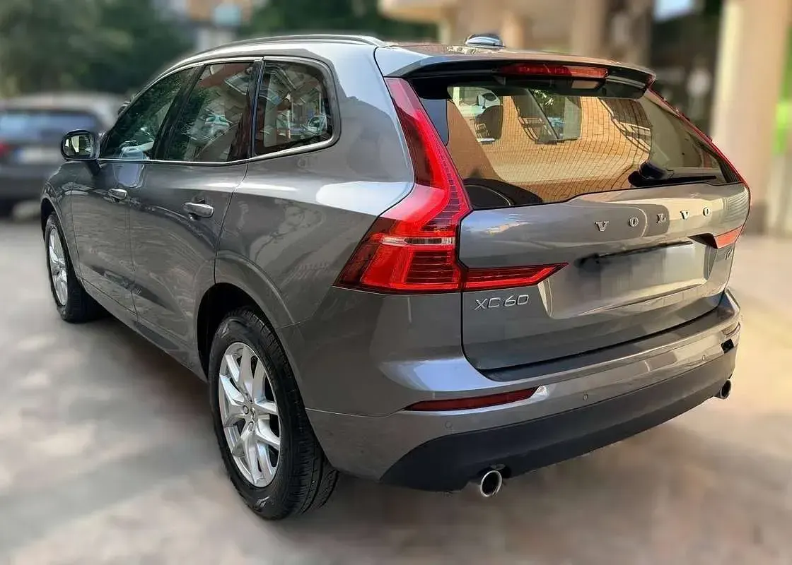 Usata Volvo XC60 Business Edition 190 CV (139 kW) 2019 Grigio SUV