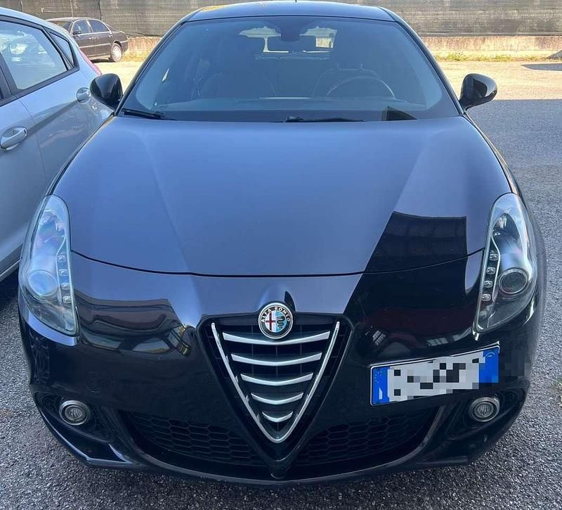 Nero Usata 2015 Alfa Romeo Giulietta Exclusive Due volumi | 6999 € (Buon prezzo) - Immagine 1/4