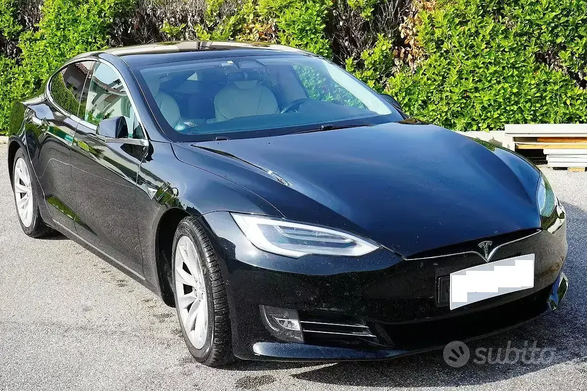 Usata Tesla Model S 158 kW (215 CV) 2018 Nero Utilitaria