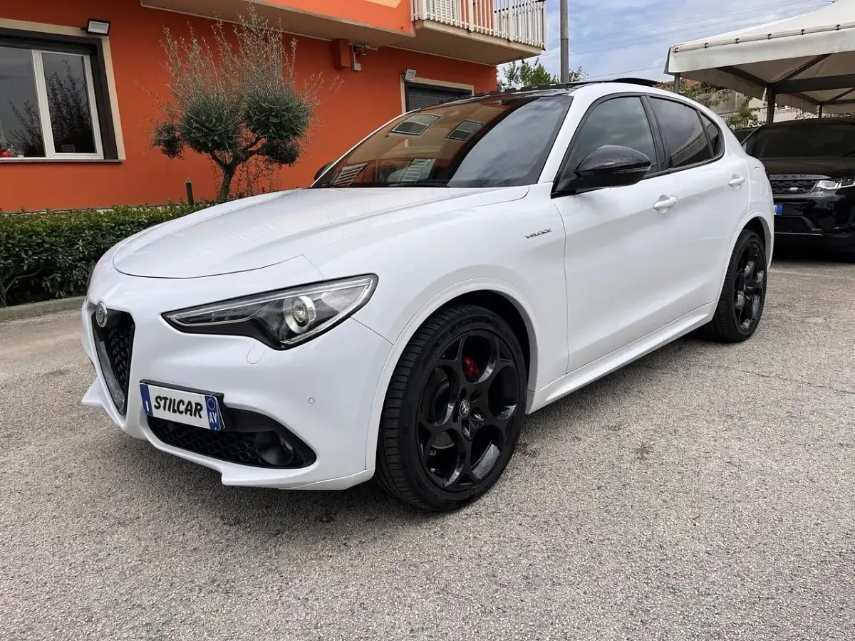 Usata Alfa Romeo Stelvio Veloce 209 CV (153 kW) 2022 Bianco SUV