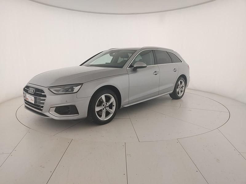 Usata Audi A4 Advanced 163 CV (119 kW) 2022 Argento fioretto metallizzato Station wagon