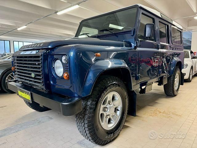 Usata Land Rover Defender SE 122 CV (89 kW) 2007 Blu/azzurro SUV