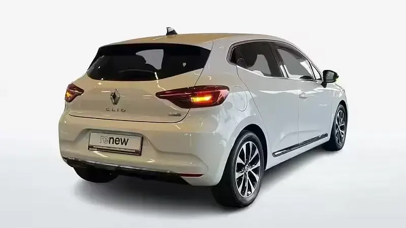 Begagnad Renault Clio V Techno 145 HK (106 kW) 2023 Vit Sedan