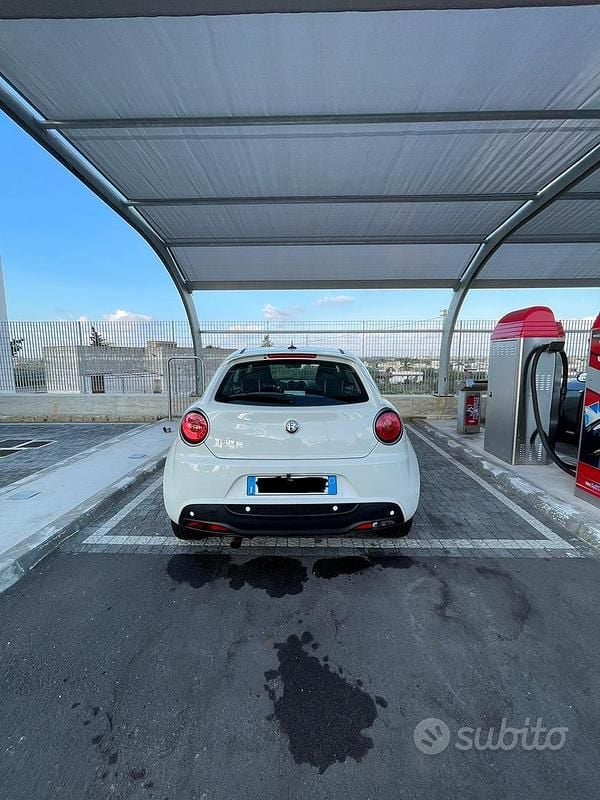 Bianco Usata 2012 Alfa Romeo MiTo Due volumi | 5500 € - Immagine 1/4