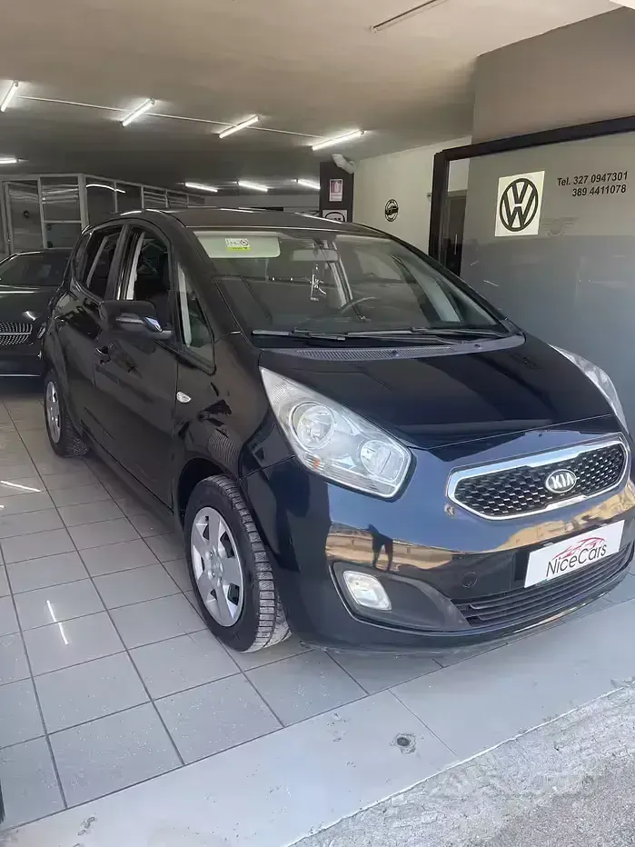 Usata Kia Venga Active 90 CV (66 kW) 2015 Nero Utilitaria