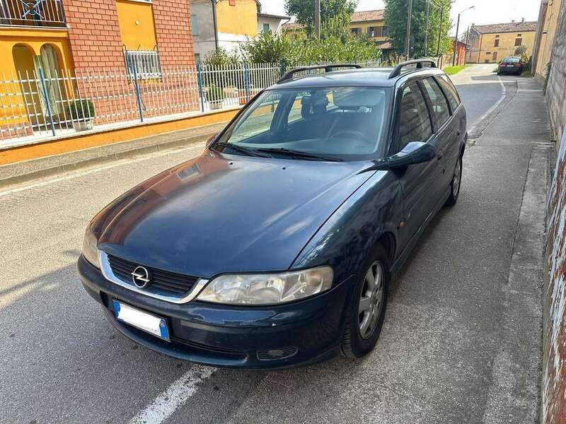 Usata 2000 Opel Vectra Station wagon | 1500 € (Buon prezzo) - Immagine 1/4