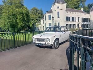 Bianco Usata 1967 Alfa Romeo Giulia Ti Tre volumi | 34.500 € - Immagine 1/4