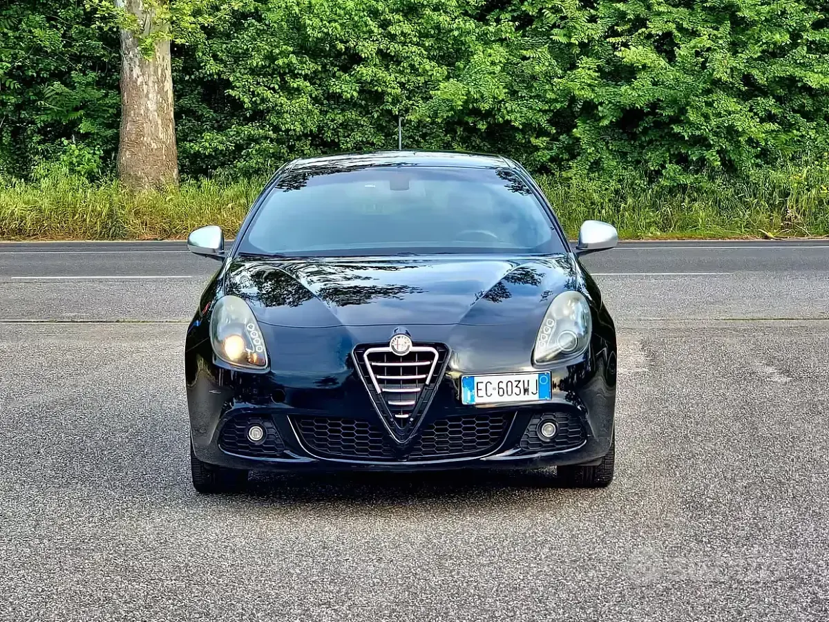Usata Alfa Romeo Giulietta Distinctive 170 CV (125 kW) 2010 Nero Utilitaria
