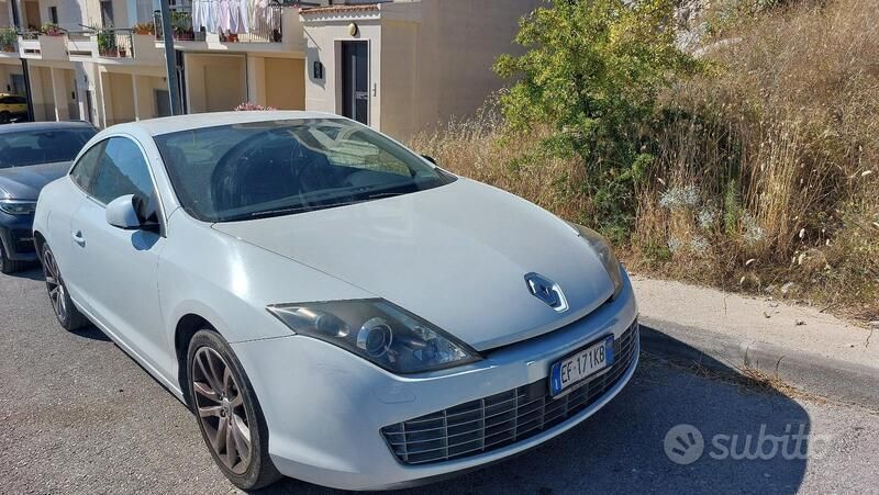 Usata Renault Laguna Coupé 150 CV (110 kW) 2010 Bianco Coupé