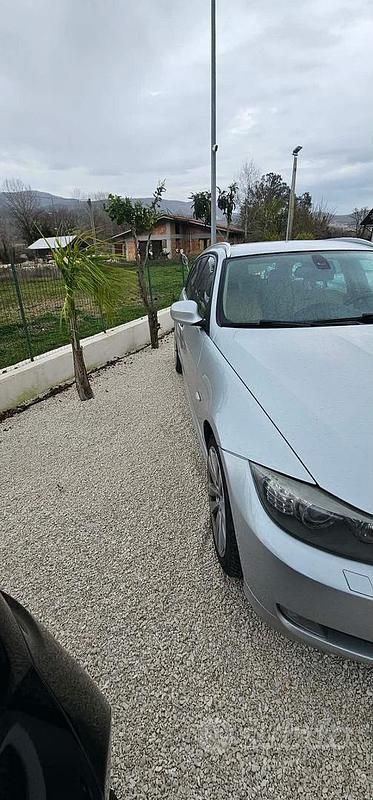 Usata BMW 320 Efficient Dynamics 183 CV (134 kW) 2011 Grigio Station wagon