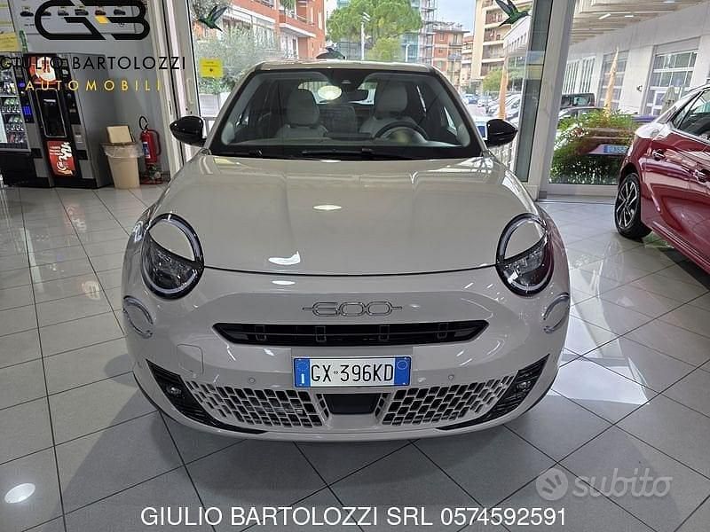 Usata Fiat 600 La Prima 110 CV (80 kW) 2025 Beige Berlina