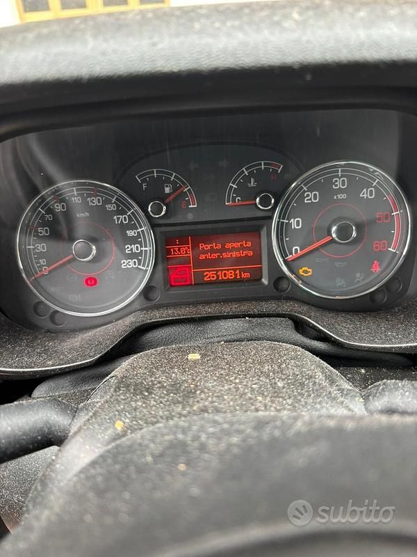 Usata Fiat Grande Punto 90 CV (66 kW) 2009 Utilitaria