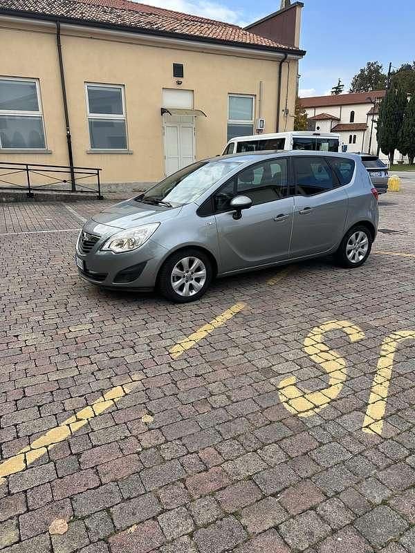 Usata Opel Meriva Selection 95 CV (69 kW) 2011 Monovolume