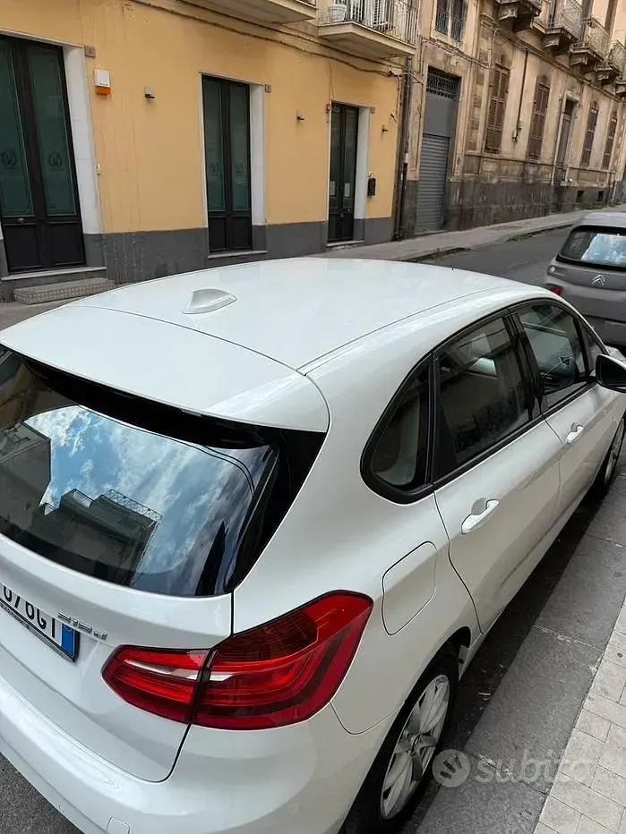 Usata BMW 218 Active Tourer Efficient Dynamics 150 CV (110 kW) 2015 Bianco Monovolume