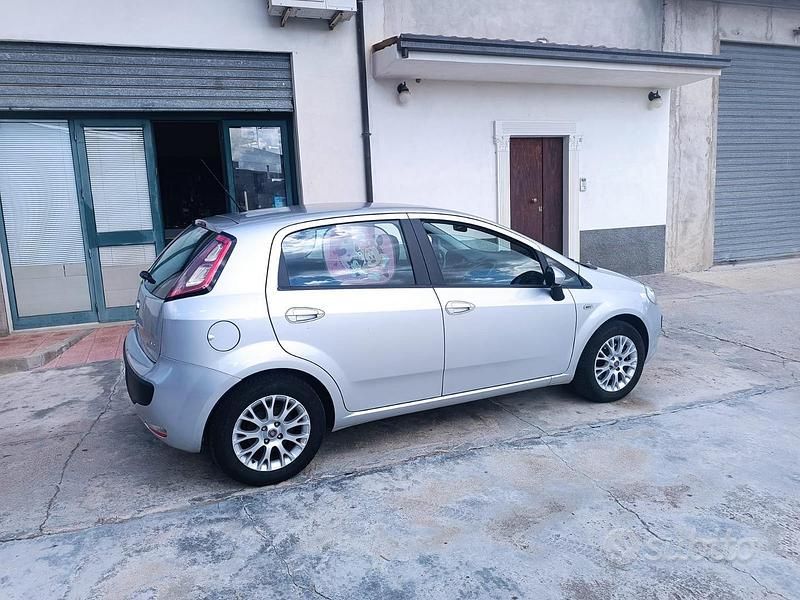 Usata Fiat Punto Evo 95 CV (69 kW) 2011 Grigio Utilitaria