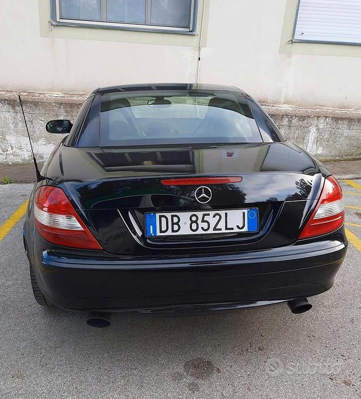 Usata Mercedes SLK200 Chrome 163 CV (119 kW) 2006 Nero Cabrio